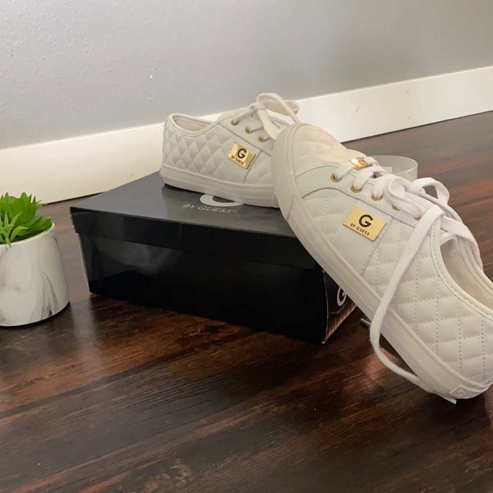 GUESS SNEAKERS